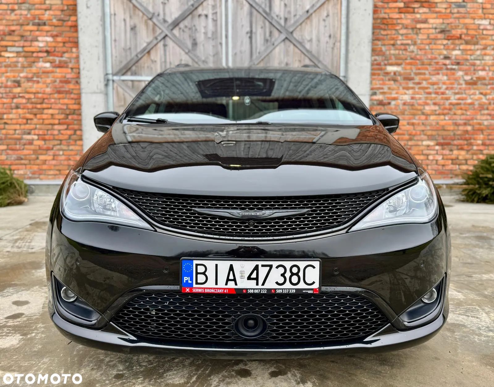 Chrysler Pacifica - 1