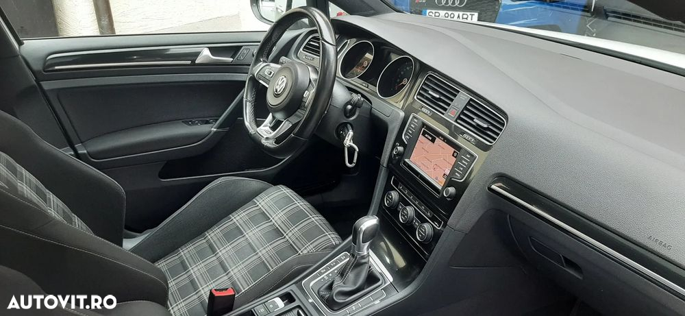 Volkswagen Golf 2.0 TDI DSG GTD - 5