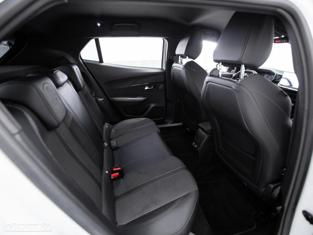 Peugeot e-2008 50 kWh GT - 12