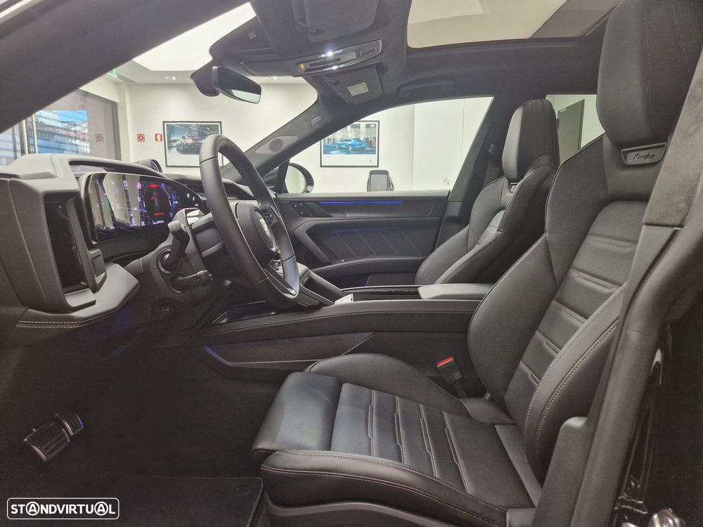 Porsche Cayenne Electric Turbo - 23