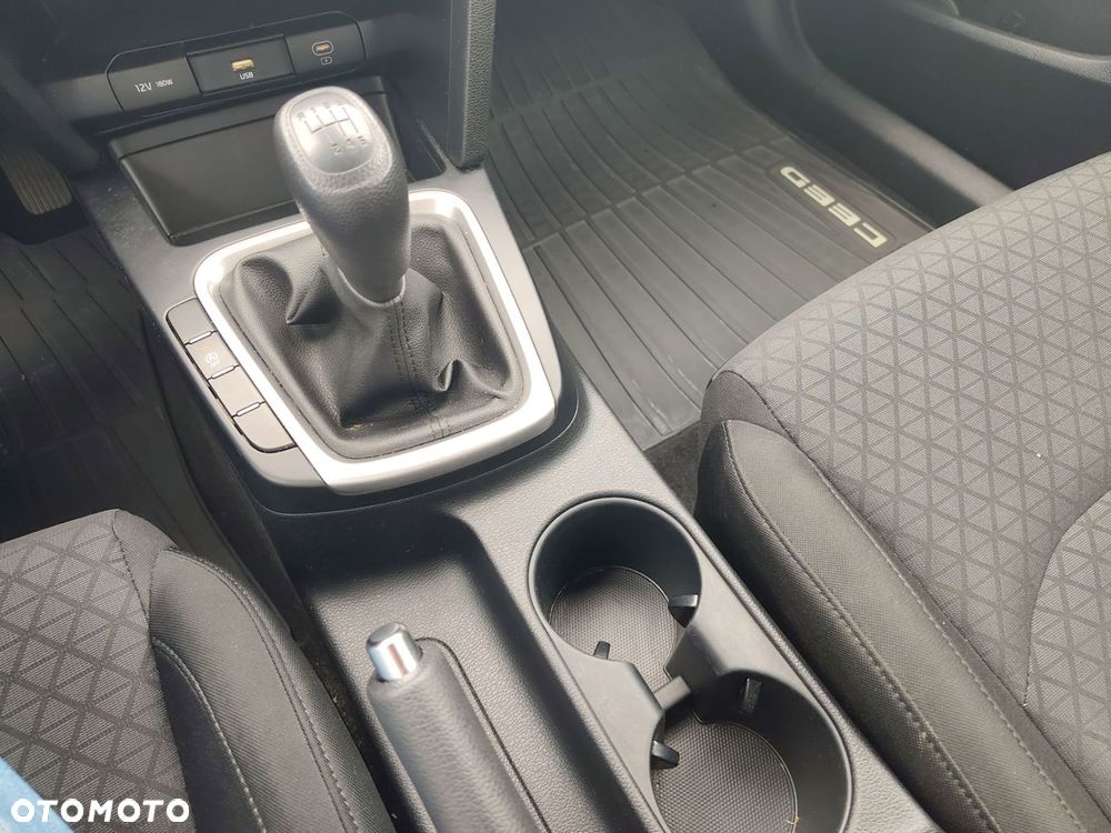 Kia Ceed - 15