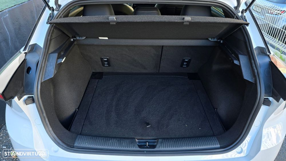 MG MG4 64 kWh Luxury - 57