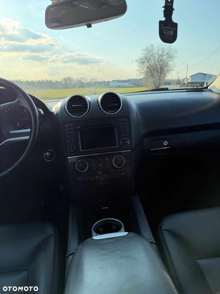 Mercedes-Benz ML - 10