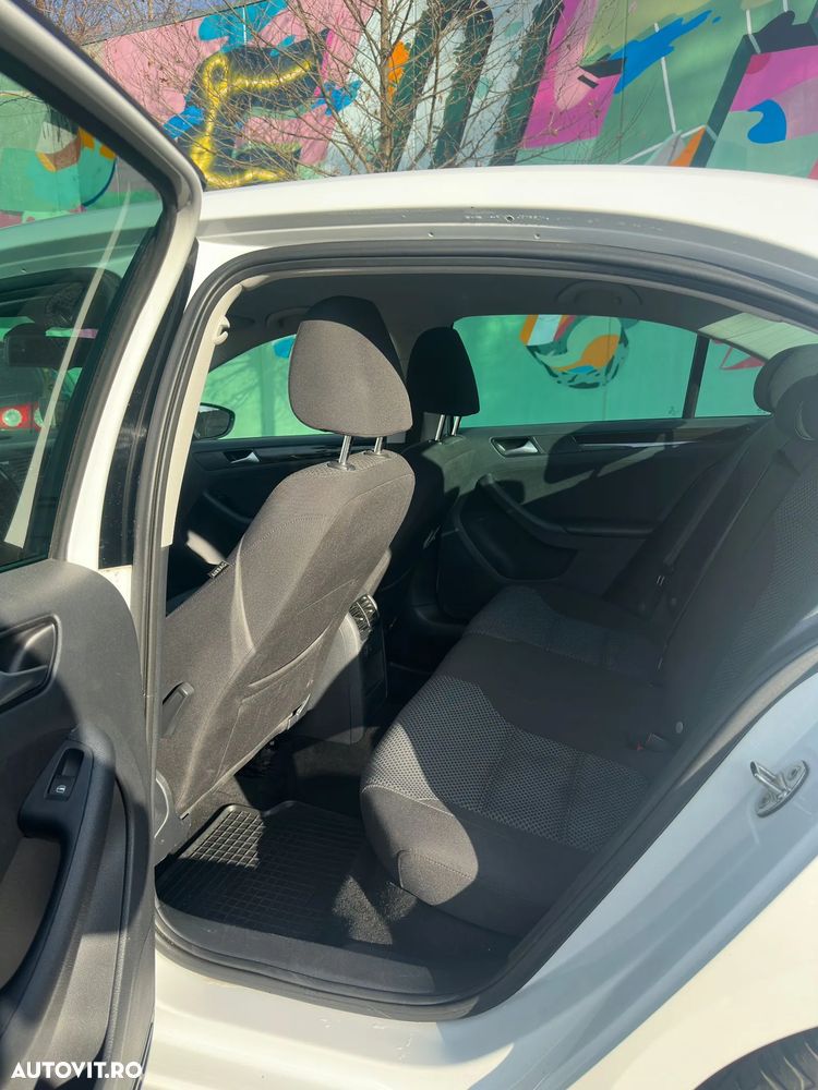 Volkswagen Jetta 2.0 TDI Comfortline - 7