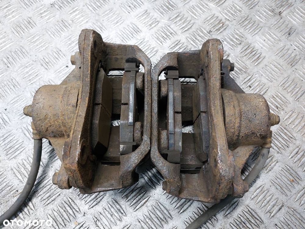 TARCZE HAMULCOWE PRZÓD + ZACISKI HYUNDAI I30 I 1.6 CRDI - 10