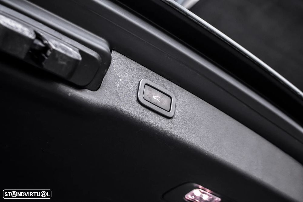 Jaguar XF Sportbrake 20d AWD Aut. R-Sport - 31