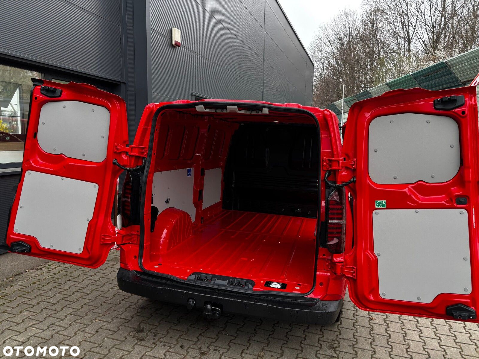 Volkswagen Transporter L2 2.0 TDI 150 KM 6-bm - 13