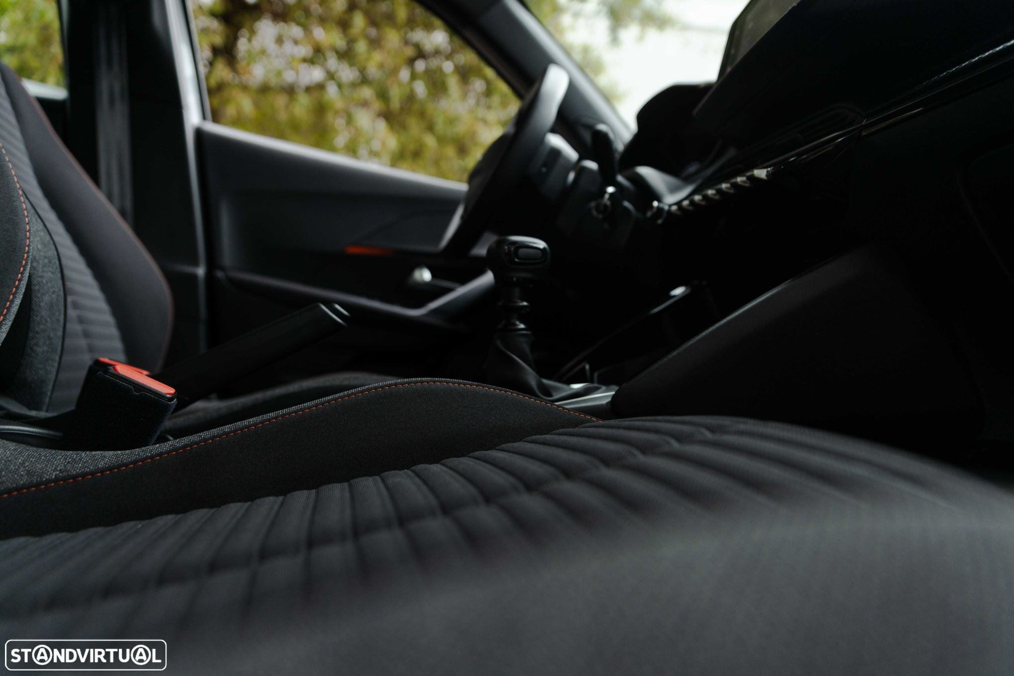 Peugeot 2008 1.2 PureTech Active Pack - 20