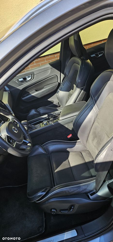 Volvo XC 60 T6 AWD R-Design - 18