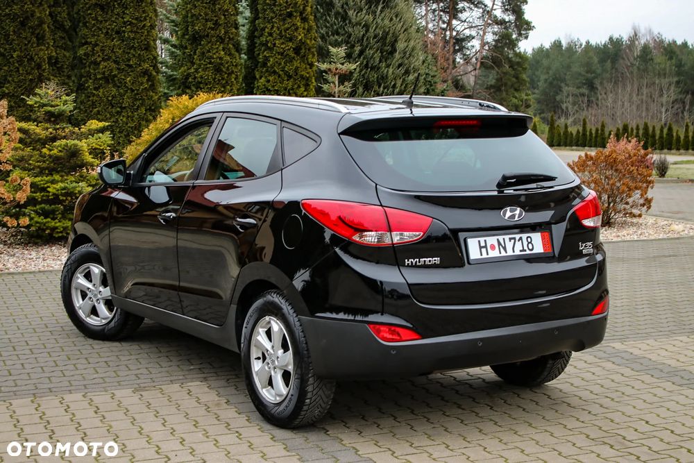 Hyundai ix35 1.7 CRDi 2WD blue Finale Gold - 14