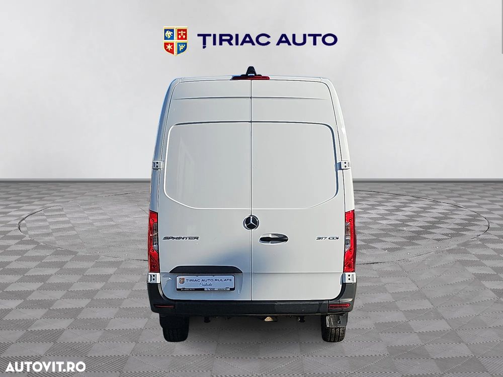 Mercedes-Benz Sprinter - 4