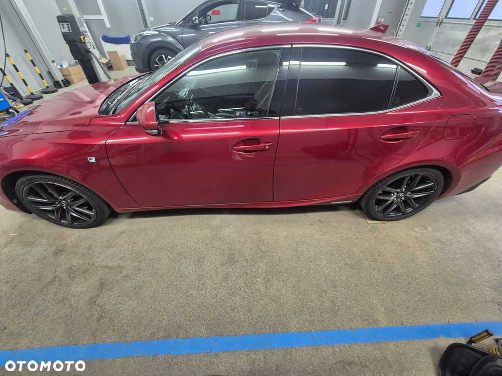 Lexus IS 300h F Sport EU6 - 5