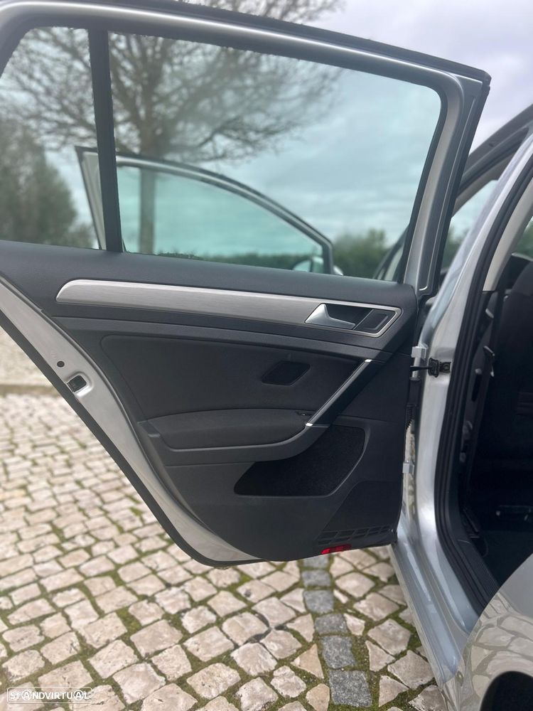 VW Golf 1.6 TDi Trendline BlueMotion - 19