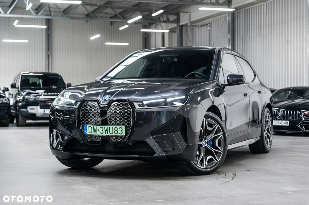 BMW iX - 3