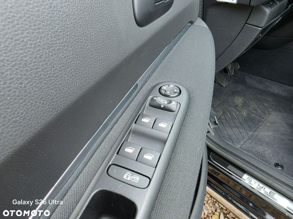 Peugeot 3008 1.6 Style - 23