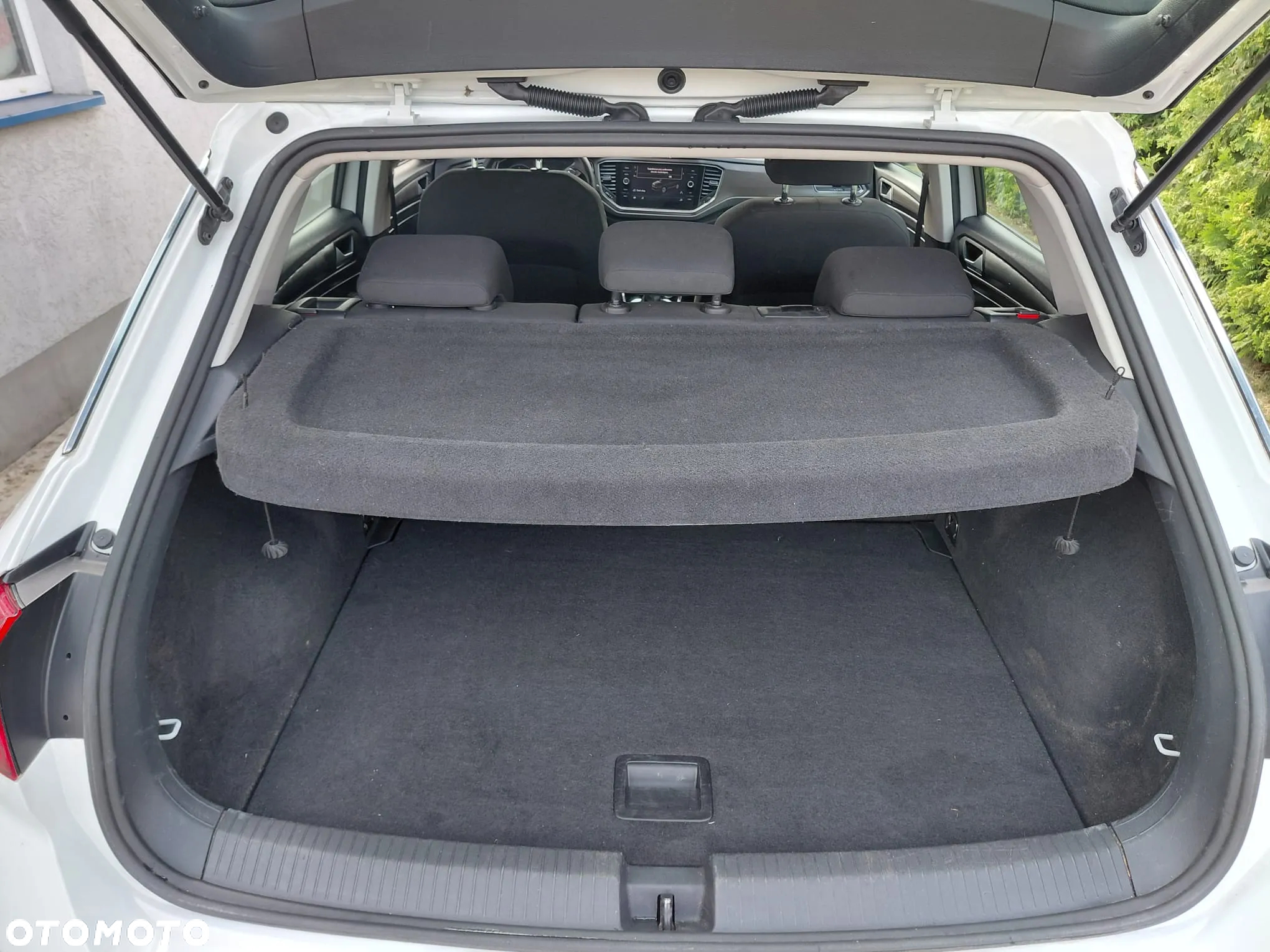 Volkswagen T-Roc - 18