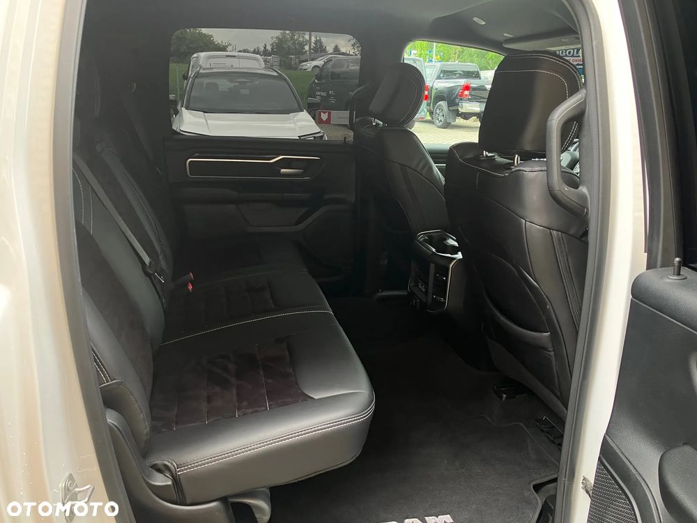 RAM 1500 5.7 eTorque Quad Cab Longbed Bighorn Black - 18