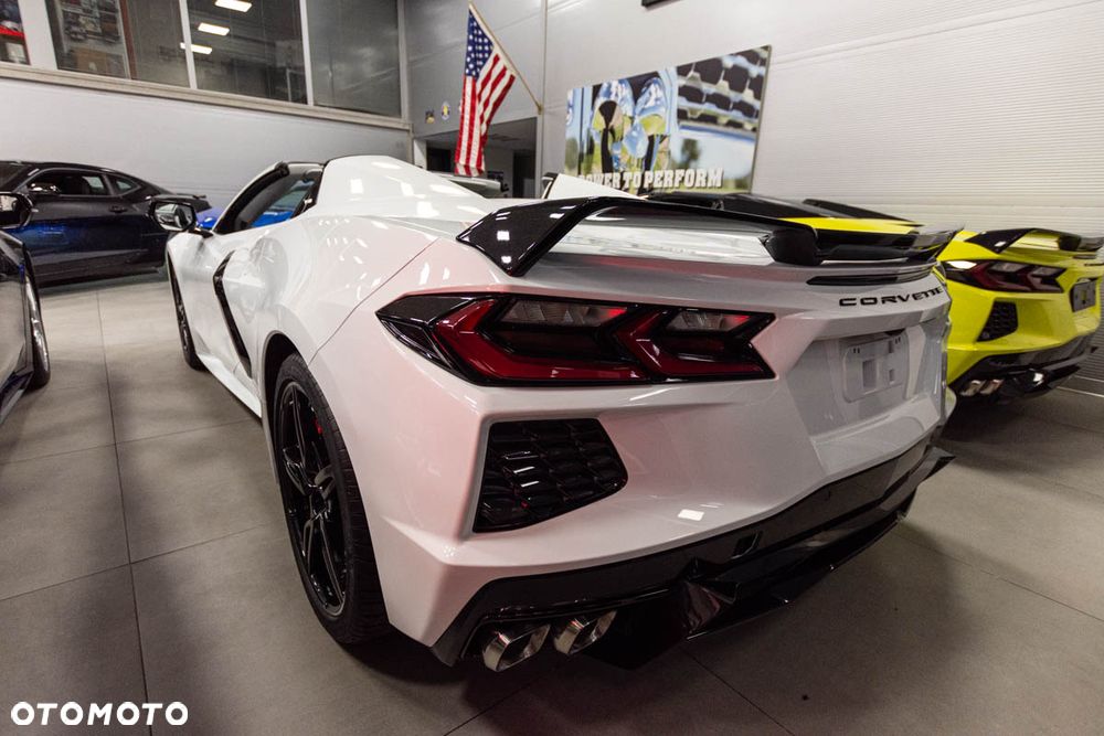 Chevrolet Corvette - 16