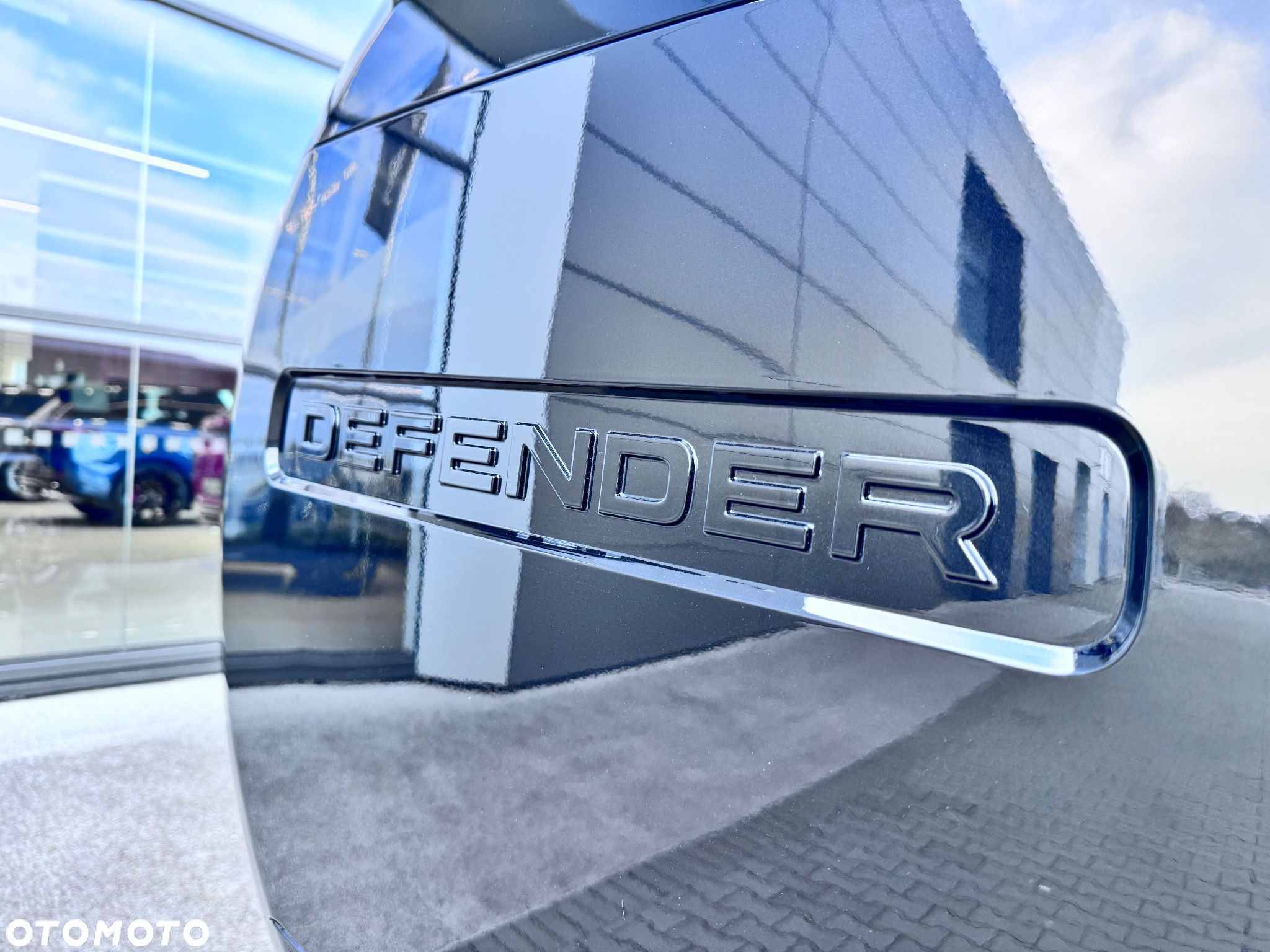 Land Rover Defender - 13
