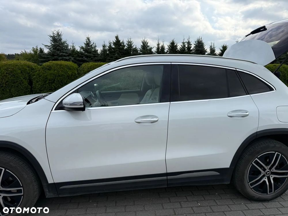 Mercedes-Benz GLA - 8