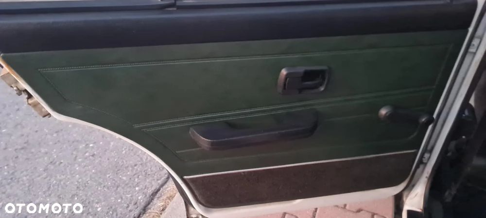 Volkswagen Golf 1.1 - 33