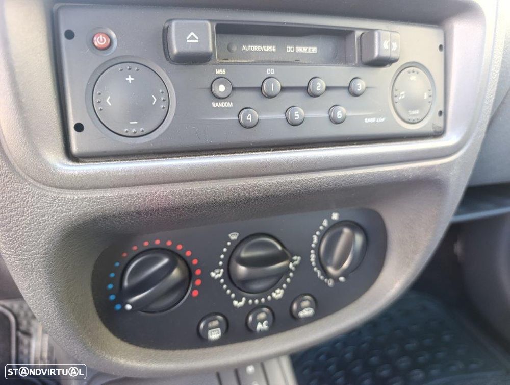 Renault Clio 1.2 RN - 18