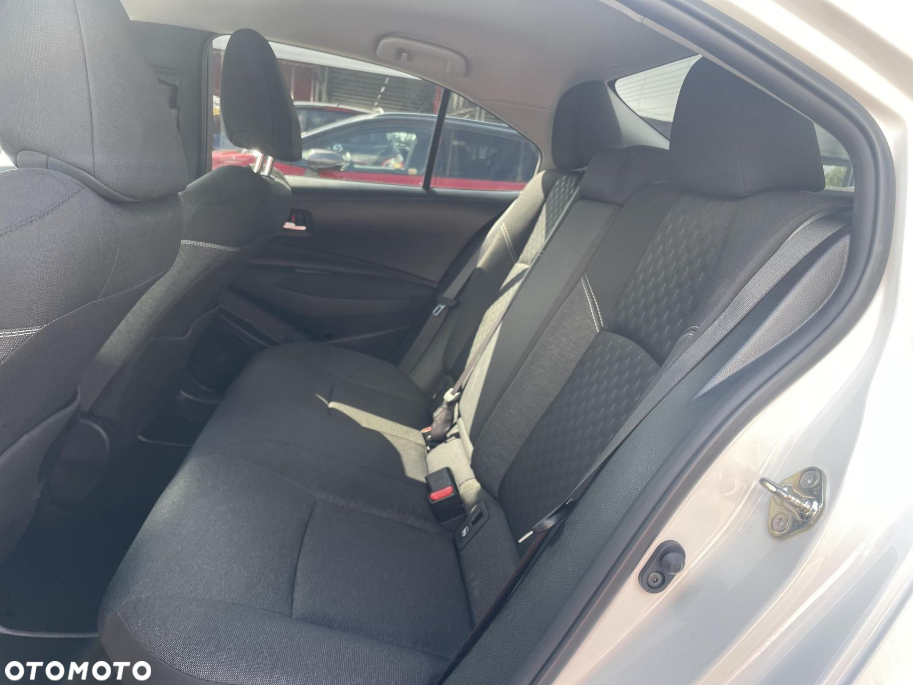 Toyota Corolla 1.8 Hybrid Style - 23