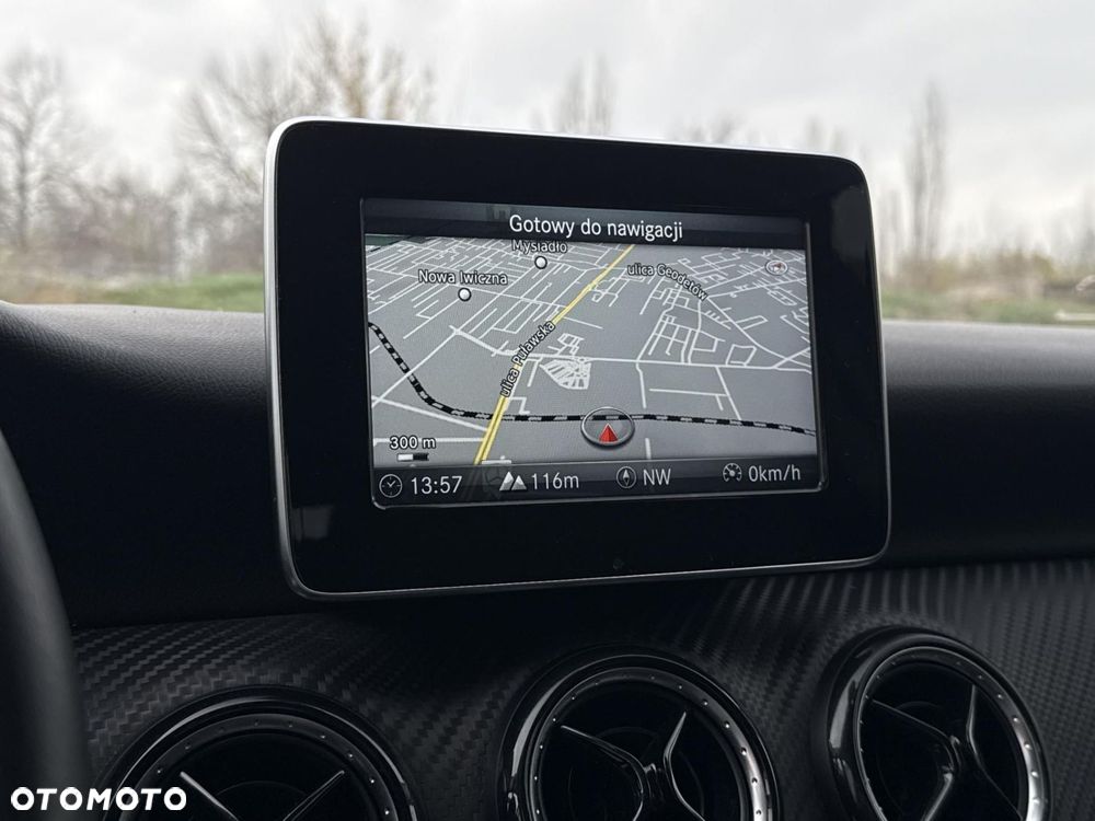 Mercedes-Benz GLA - 20