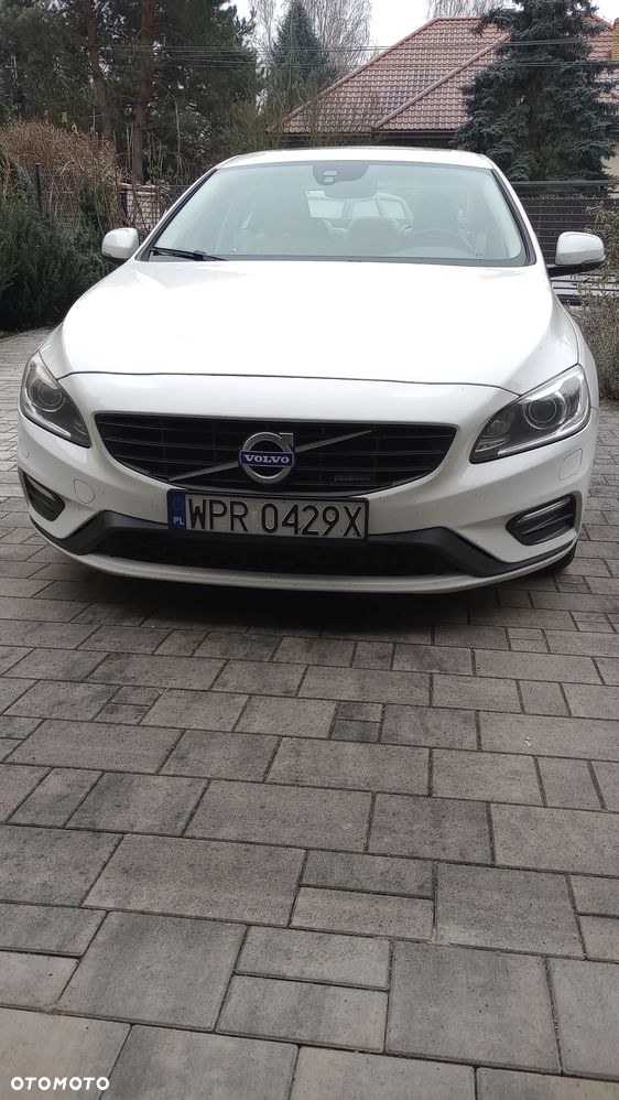 Volvo S60 T5 Drive-E Dynamic Edition (Kinetic) - 4