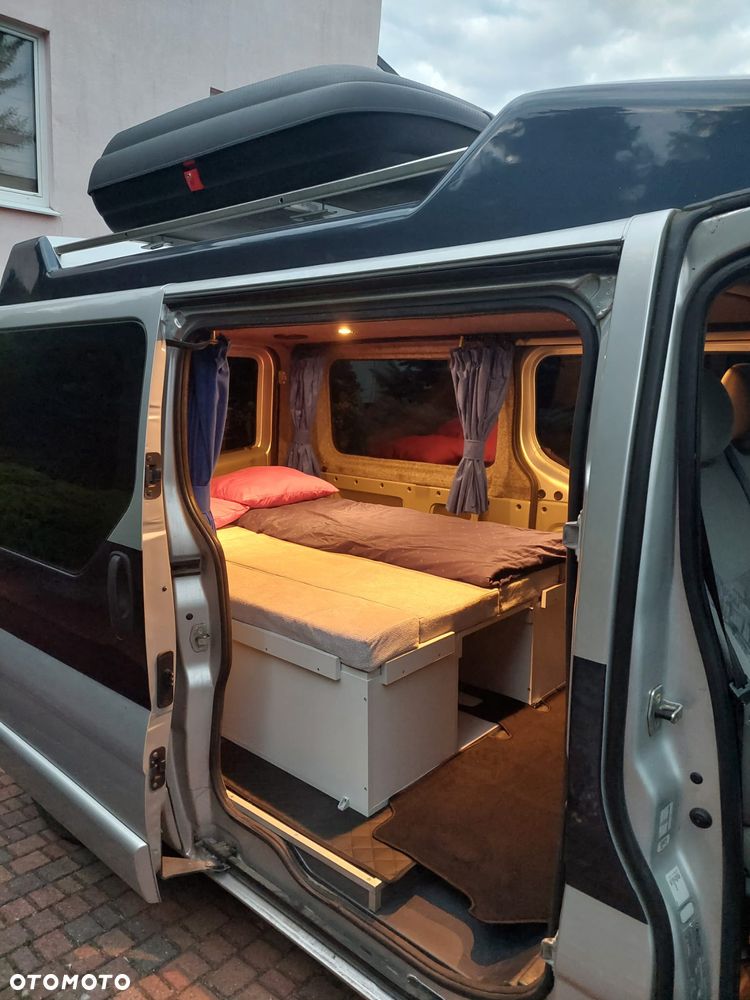 Opel Vivaro 2.5 CDTI L2H1 - 9