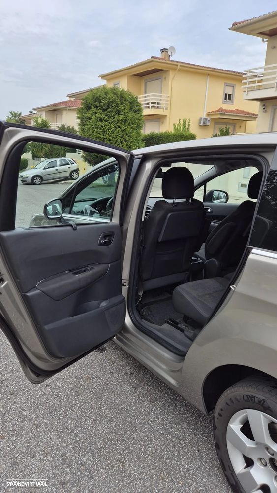 Peugeot 5008 - 4