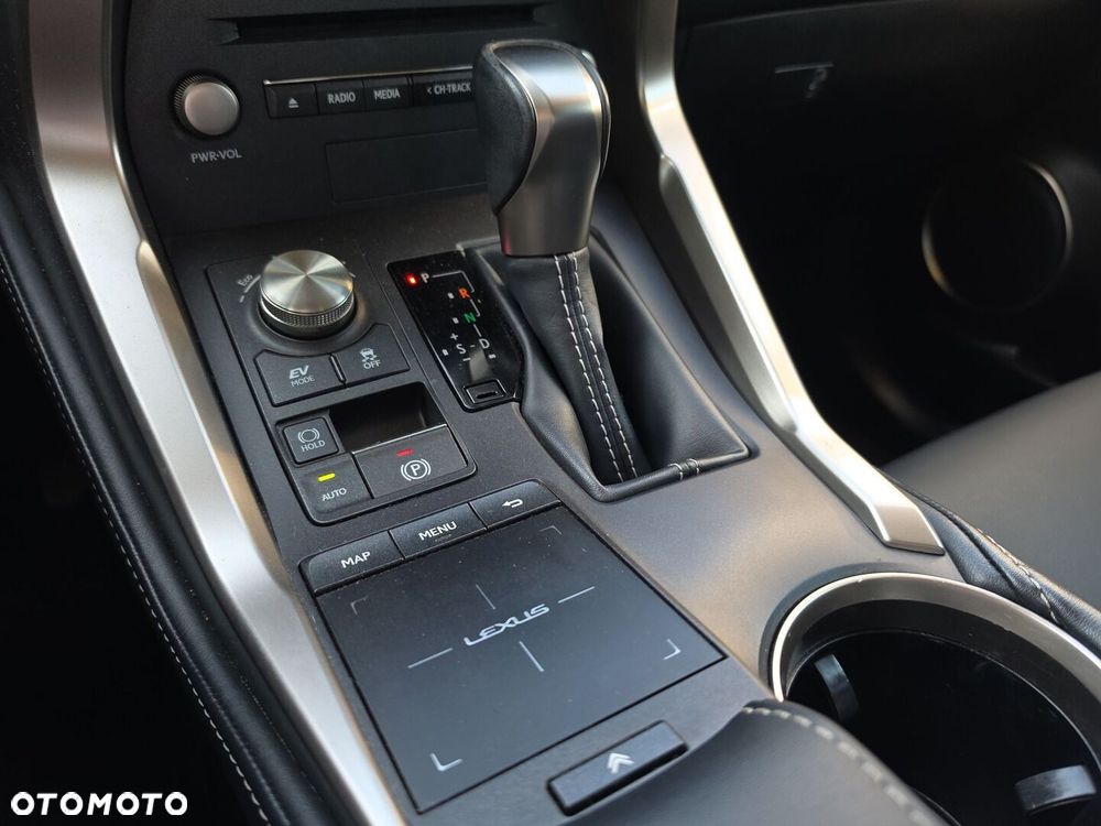 Lexus NX 300h F Impression AWD - 17
