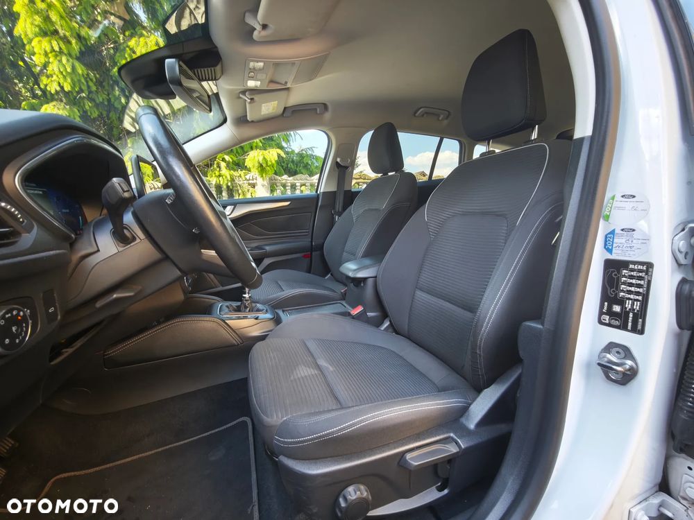 Ford Focus 1.5 EcoBlue STart-Stopp-System TITANIUM - 32