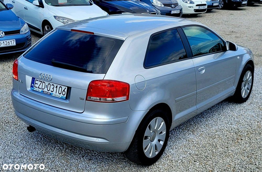 Audi A3 3-drzwiowe 1.6 FSI Attraction - 4