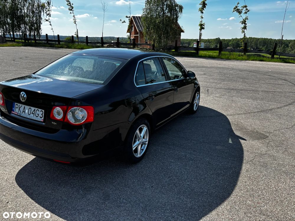 Volkswagen Jetta 1.9 TDI Trendline - 5