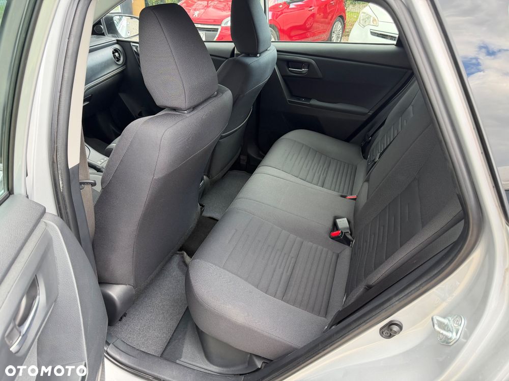 Toyota Auris Hybrid 135 Premium - 12