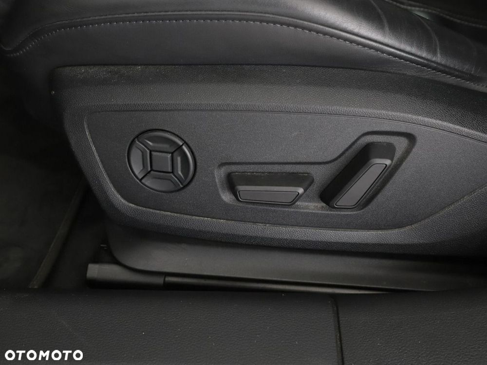 Audi A6 Avant 55 TFSI e quattro S tronic sport - 41