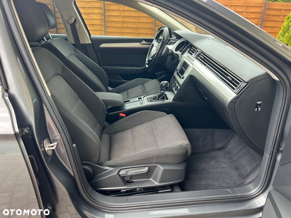 Volkswagen Passat - 8