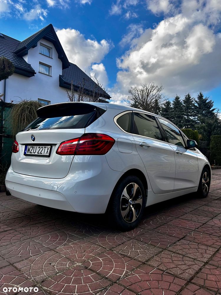 BMW Seria 2 218d - 4
