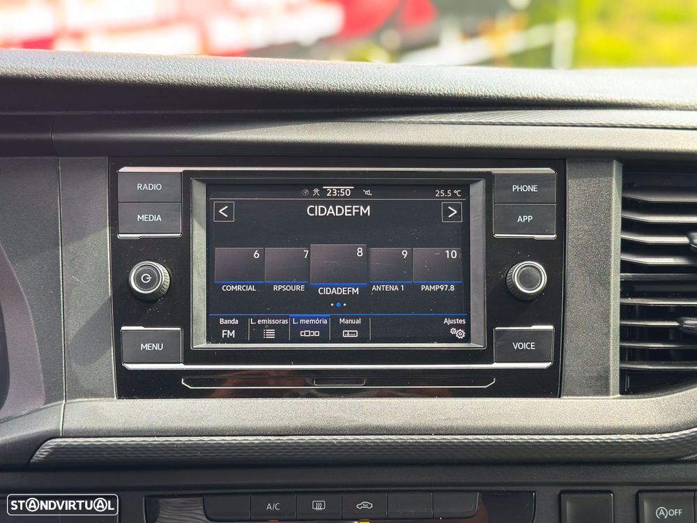 VW Transporter 2.0 TDI Longo Extra AC - 21