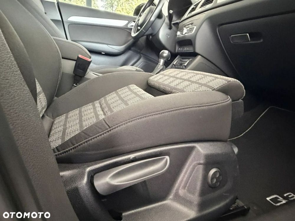 Audi Q3 1.4 TFSI Sport S tronic - 23