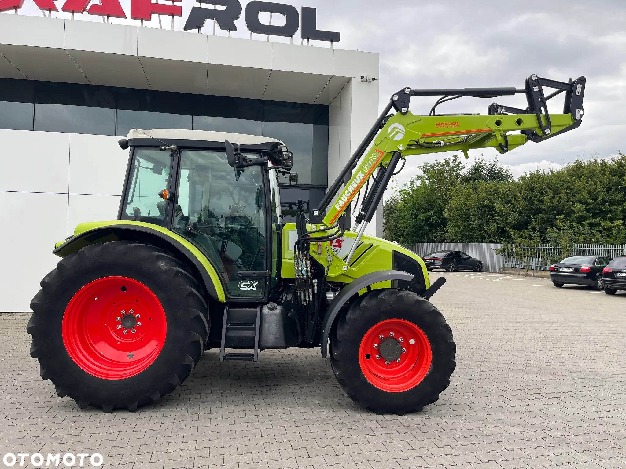 Claas Axos 330 - 8