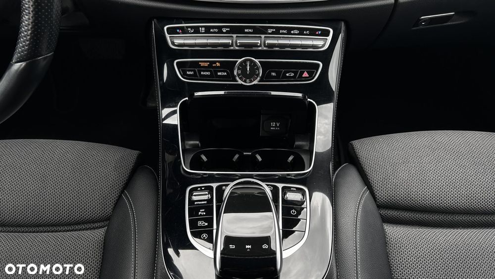 Mercedes-Benz Klasa E - 21