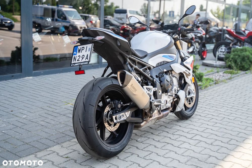 BMW S - 4