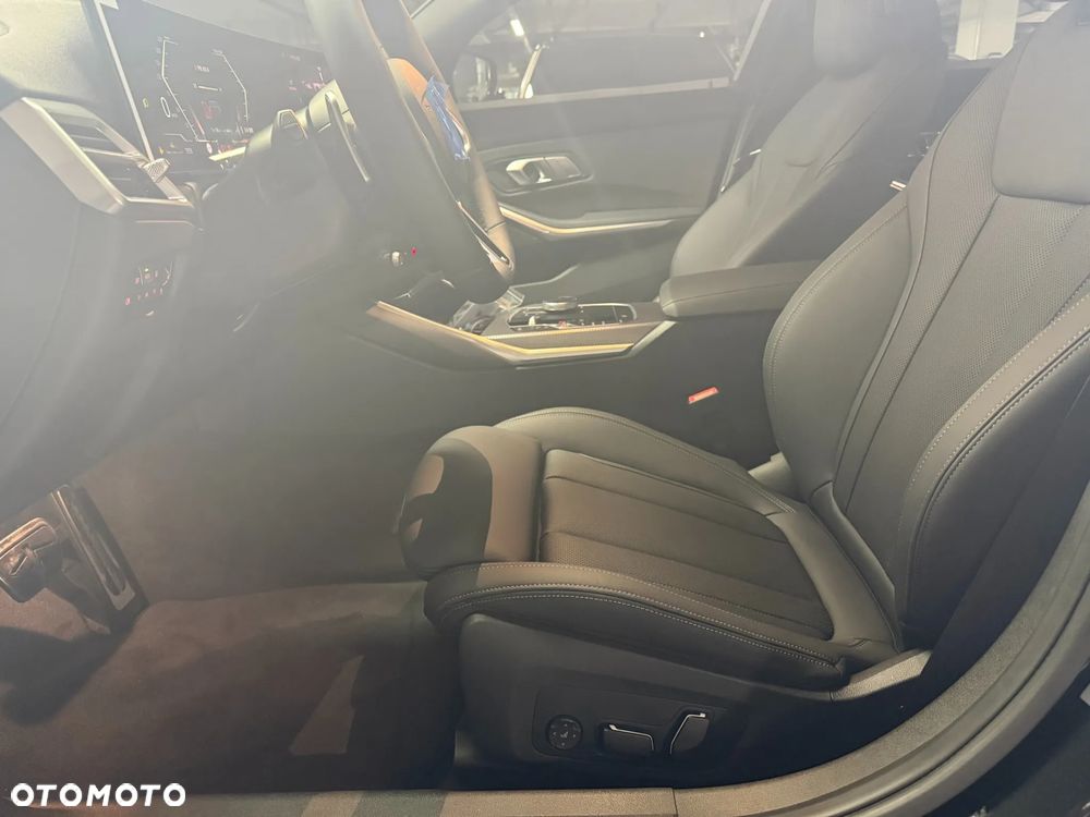 BMW Seria 3 320i Edition M Sport Shadow - 16