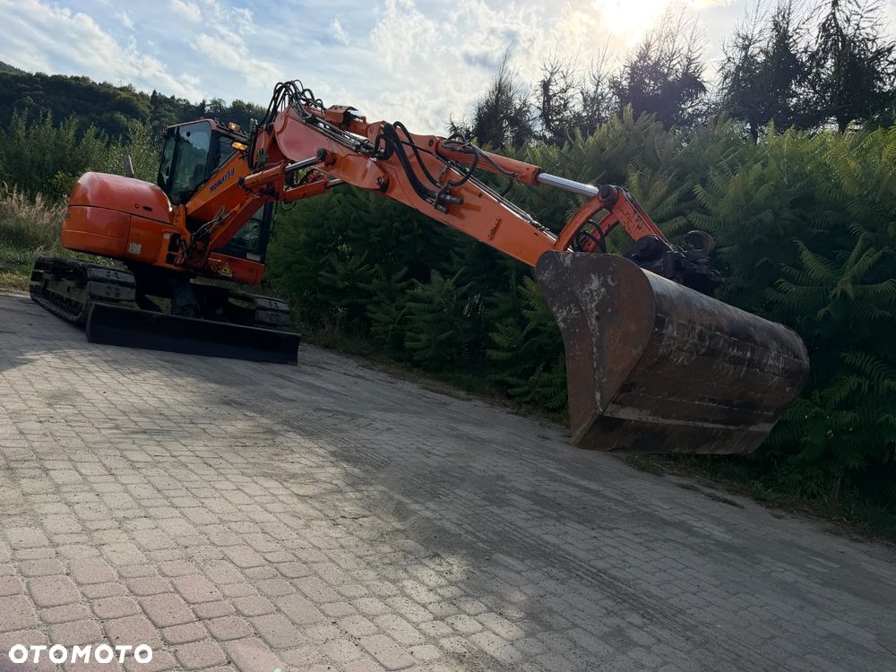 Komatsu Koparka Gąsienicowa 8 ton PC80MR-3. Sprowadzona z Norwegii. Centralne smarowanie!! Maszyna jak Nowa 2016rok. Niski Przebieg3x łamane Ramię. Klimatyzacja ser.DEKRA. Własna pompa paliwa. Ani deka luzów i wycieków. Gąsienice klepki bez zużycia! Podwozie w pięknym stanie. Okazja Maszyna zadbana!! Po serwisach eksploatacyjnych. - 13