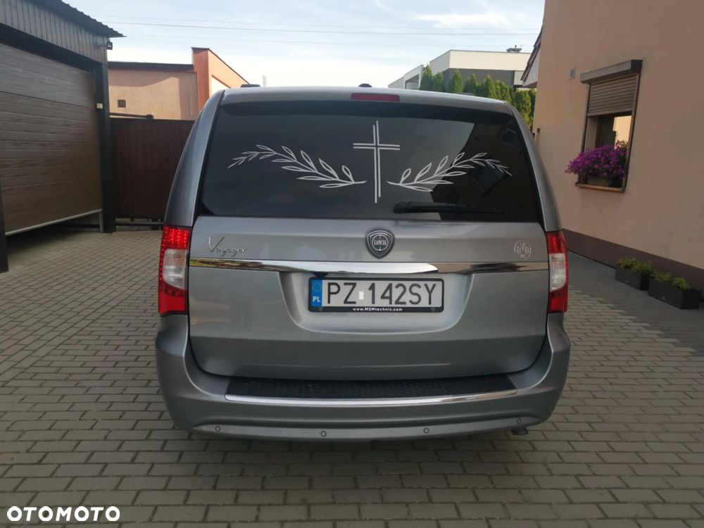 Lancia Voyager - 4