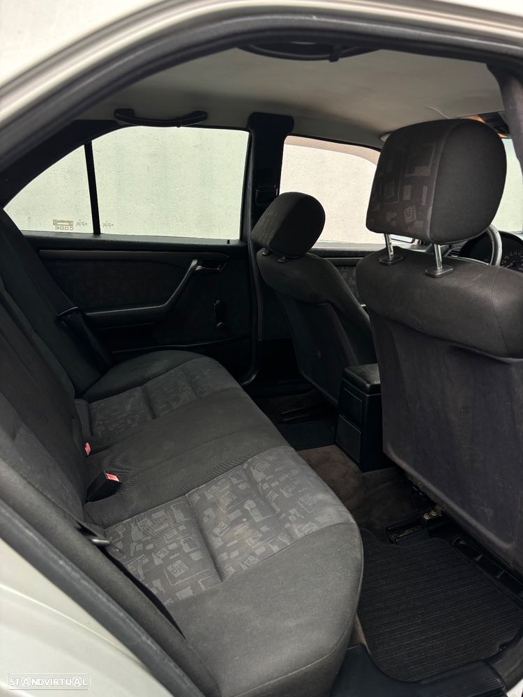 Mercedes-Benz C 220 - 13