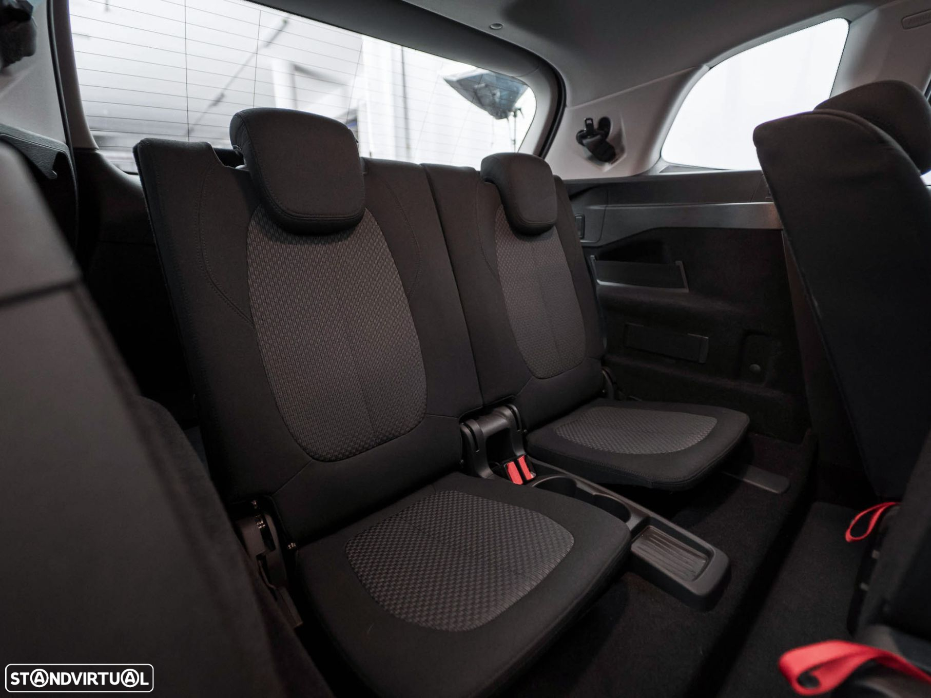 BMW 216 Gran Tourer d Auto - 36