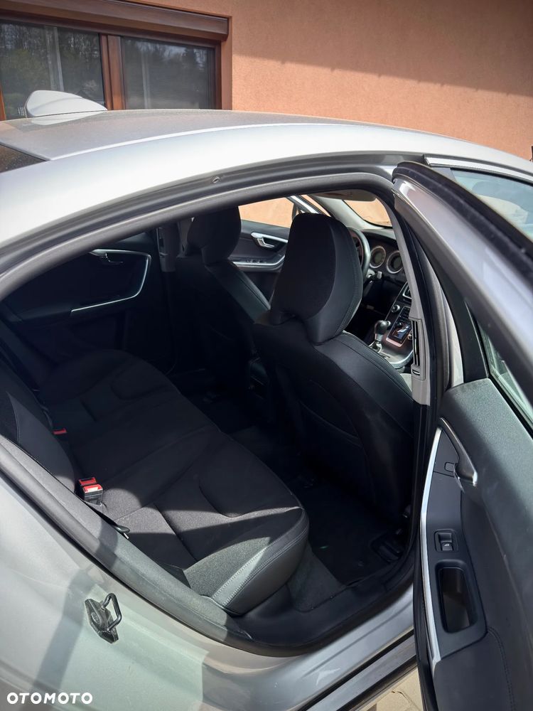 Volvo S60 D5 Momentum - 14